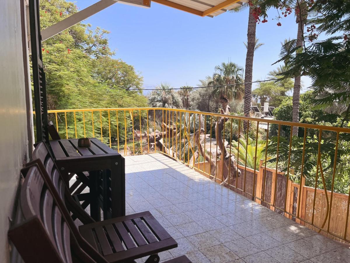 הצימר של יהושע Kibbutz Kibbutz Ein Gedi Exterior foto